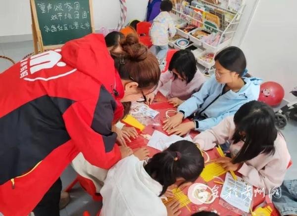 南方配资平台 凤冈：童心童真向祖国