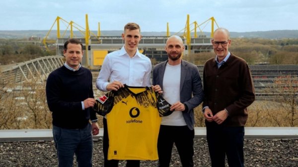 炒股配资配资官网 他留下！官方：多特与施洛特贝克续约至2031年，据悉年薪1000万欧